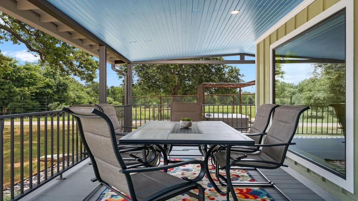 Blumenhaus Sleeps 6 Full Kitchen Plus Hot Tub Fredericksburg Exteriér fotografie