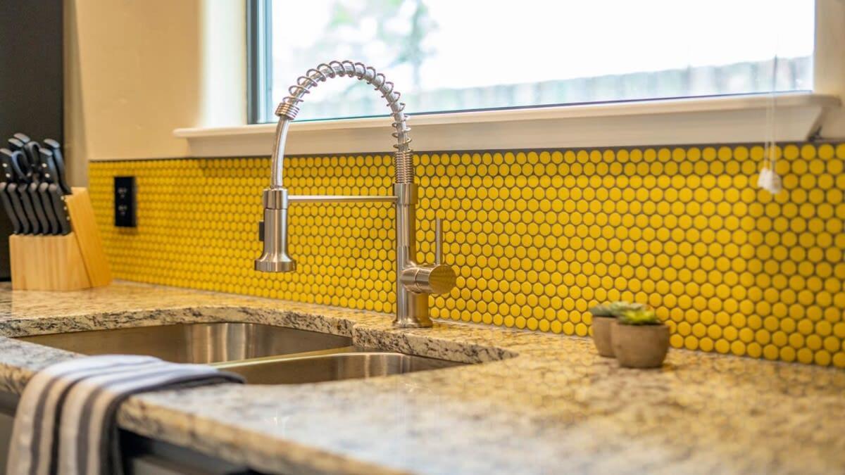 Blumenhaus Sleeps 6 Full Kitchen Plus Hot Tub Fredericksburg Exteriér fotografie